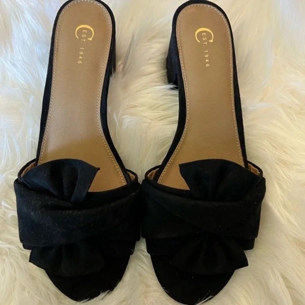 Elegant Black Women's Heels with Bow Accent